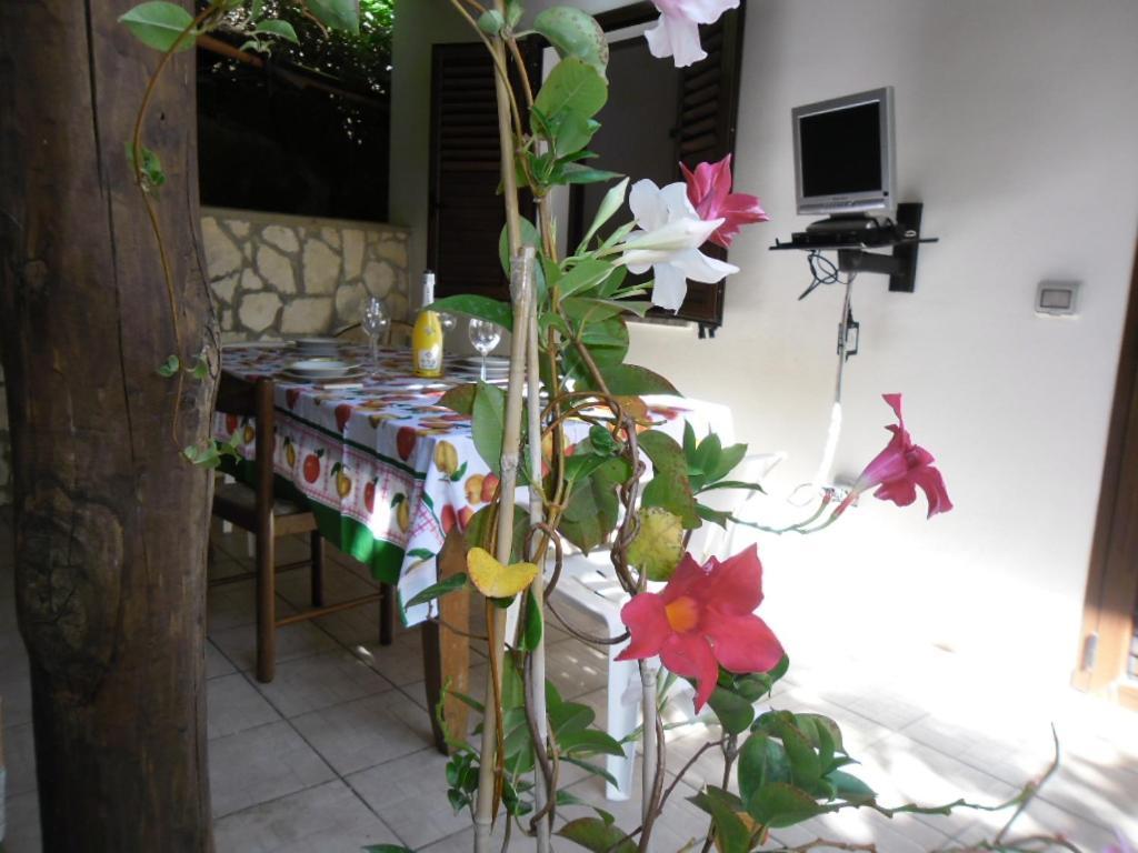 Pousada Romantica Aparthotel Tropea Exterior photo